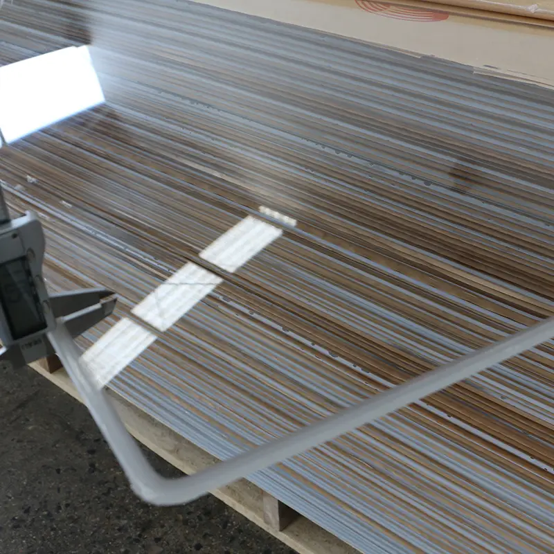 clear-acrylic-sheet-02.webp