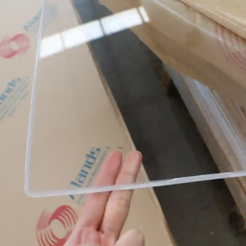 clear-acrylic-sheet-image-04.webp